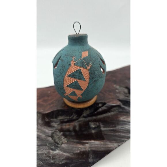 2016 Native American ACOMA NM  Pottery Lizard / Bear Claw Ornament, Signed Lewis - Picture 1 of 11
